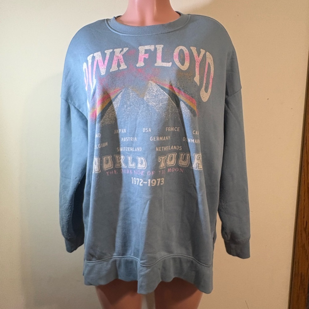 Pink Floyd Sweatshirt Women’s 1X (16/18) World Tour Bark at the Moon Blue